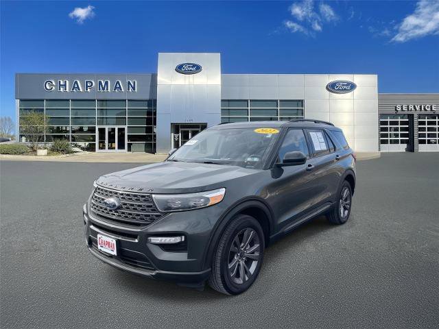 Certified 2022 Ford Explorer XLT w/ Equipment Group 202A image 3