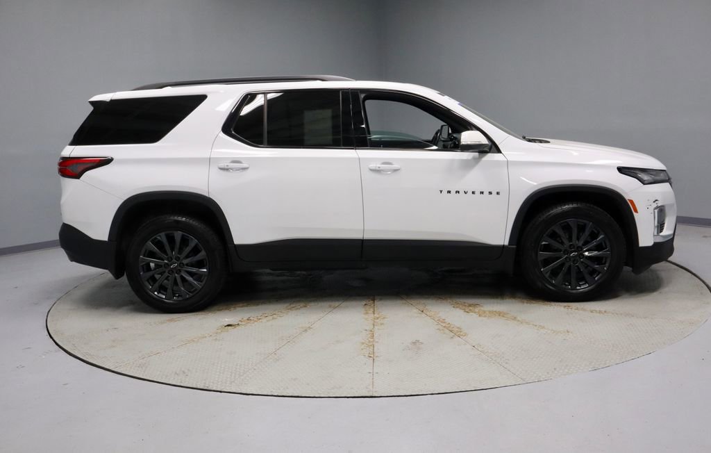 Used 2023 Chevrolet Traverse RS w/ LPO, Floor Liner Package AWD/4WD image 13