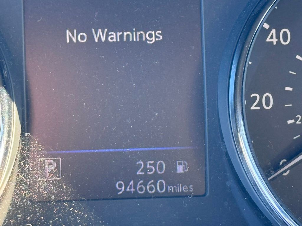 Used 2018 Nissan Rogue SV w/ Premium Package image 16