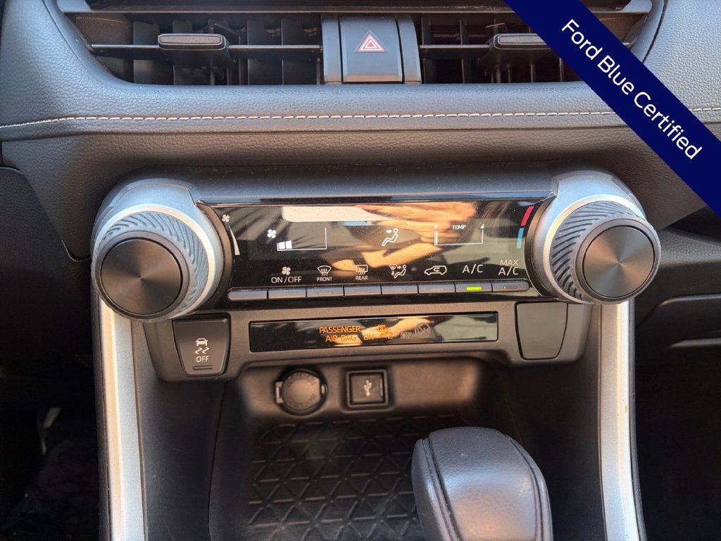 Used 2021 Toyota RAV4 LE FWD image 24