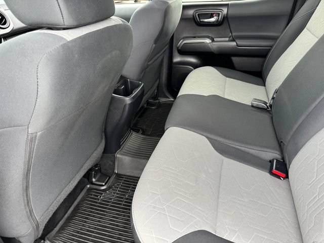 Used 2022 Toyota Tacoma TRD Off-Road w/ Technology Package AWD/4WD image 19