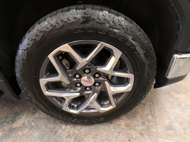 Used 2024 GMC Sierra 1500 SLT w/ SLT Premium Plus Package AWD/4WD image 9