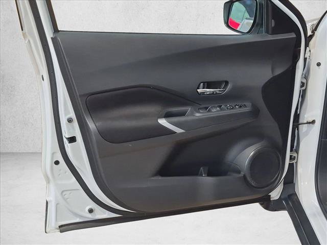 Used 2022 Nissan Kicks SV FWD image 13