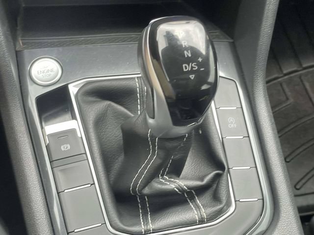 Used 2023 Volkswagen Tiguan SE w/ Panoramic Sunroof Package FWD image 31