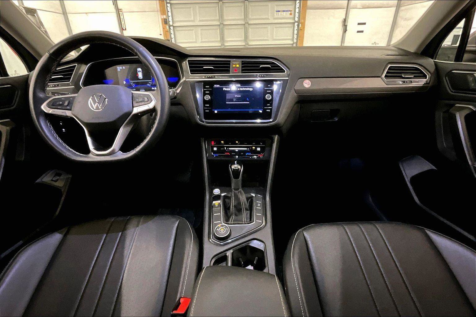 Used 2024 Volkswagen Tiguan SE image 14
