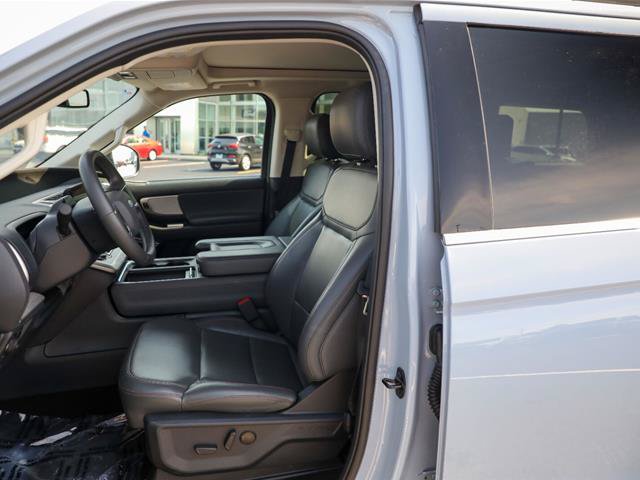 Certified 2025 Ford Expedition Active AWD/4WD image 2