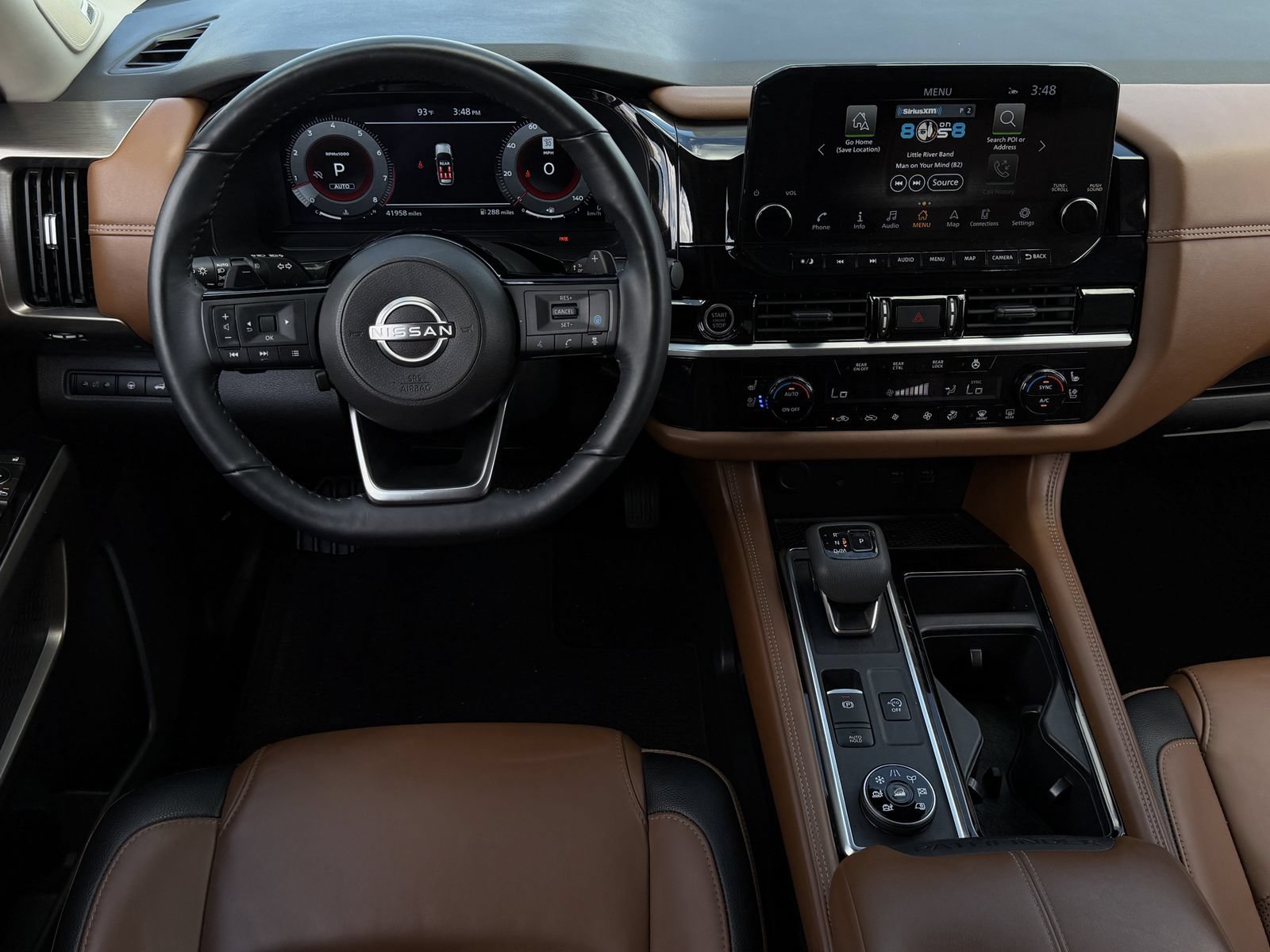 Used 2024 Nissan Pathfinder Platinum w/ Lighting Package (N92) AWD/4WD image 13