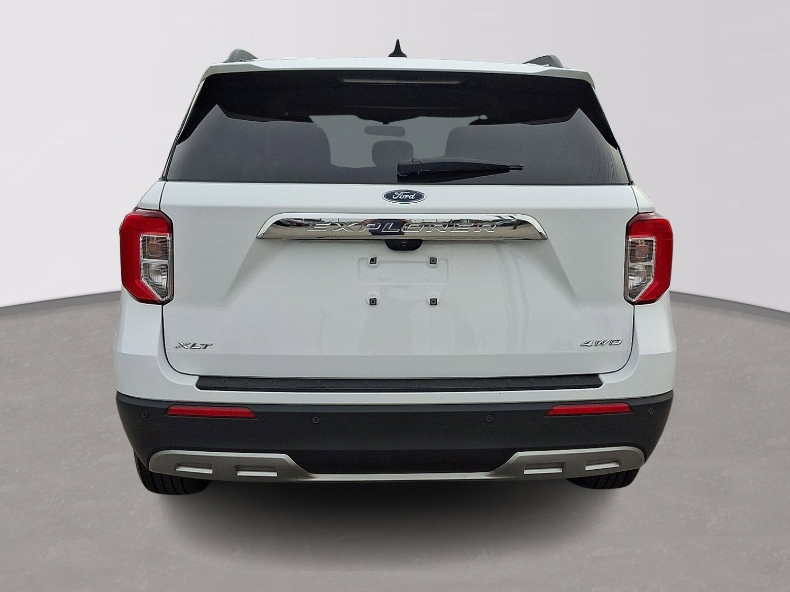 Certified 2023 Ford Explorer XLT w/ Equipment Group 202A image 5