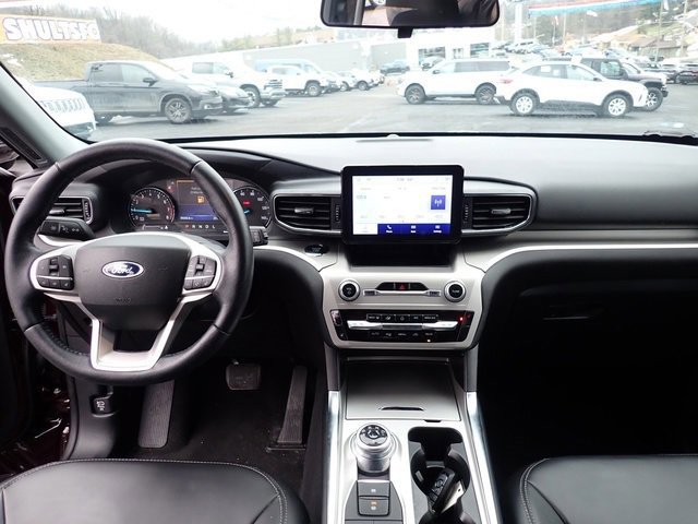 Certified 2022 Ford Explorer XLT w/ Equipment Group 202A image 21