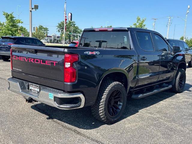 Used 2022 Chevrolet Silverado 1500 LT AWD/4WD image 5