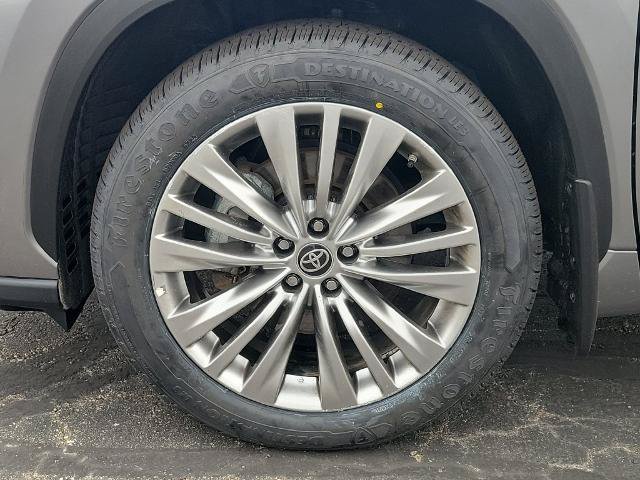 Used 2025 Toyota Highlander Platinum AWD/4WD image 7