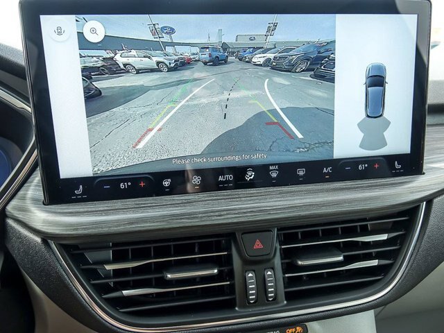 Certified 2025 Ford Escape Platinum w/ Class II Trailer Tow Package AWD/4WD image 21