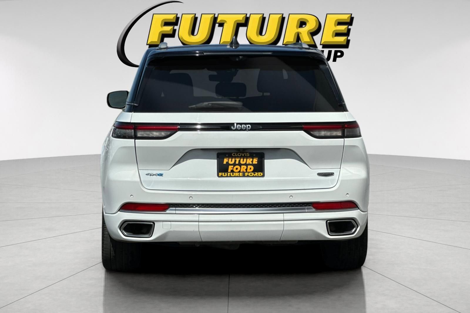 Used 2022 Jeep Grand Cherokee Summit w/ Advanced Protech Group IV AWD/4WD image 4