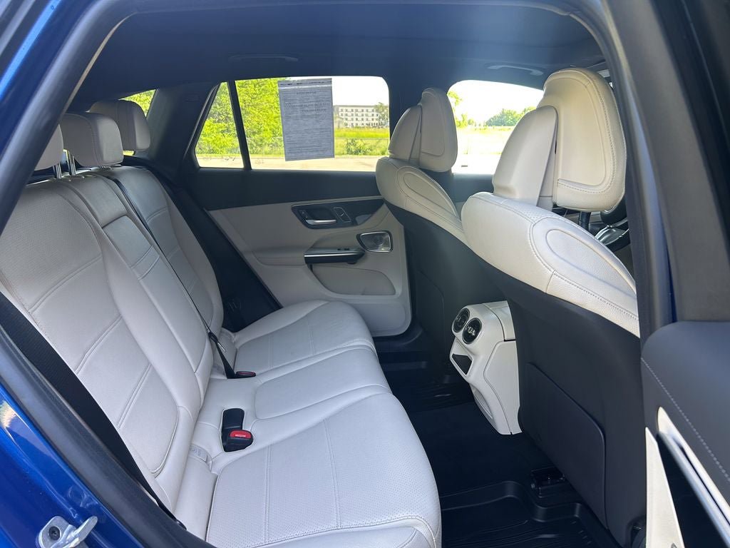 Used 2024 Mercedes-Benz GLC 300 4MATIC image 21