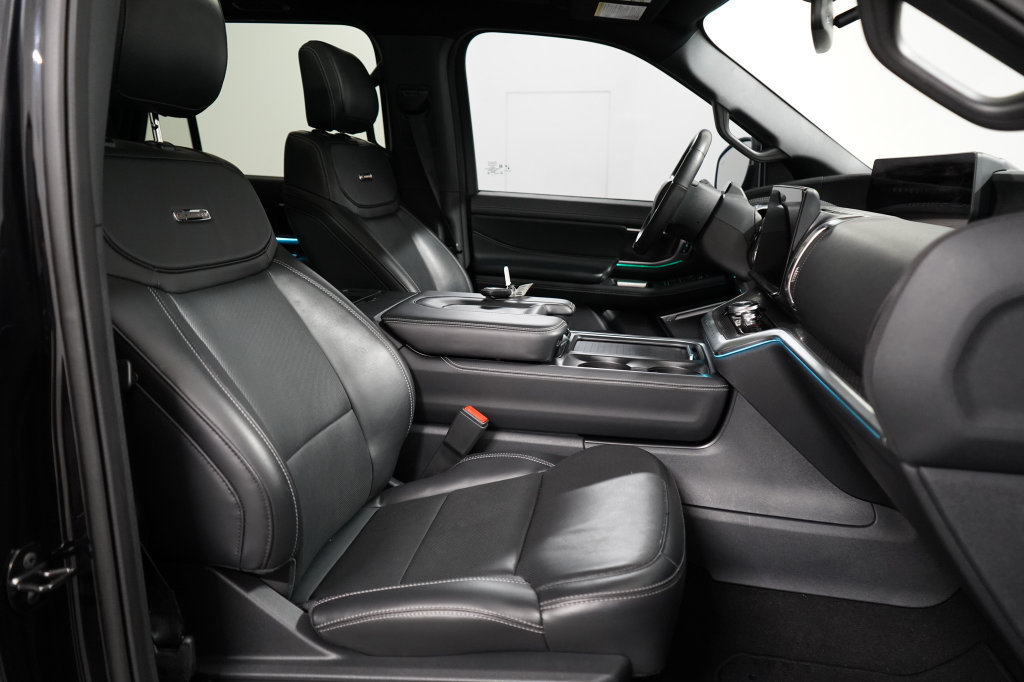 Certified 2025 Ford Expedition Platinum w/ Stealth Performance Package AWD/4WD image 25
