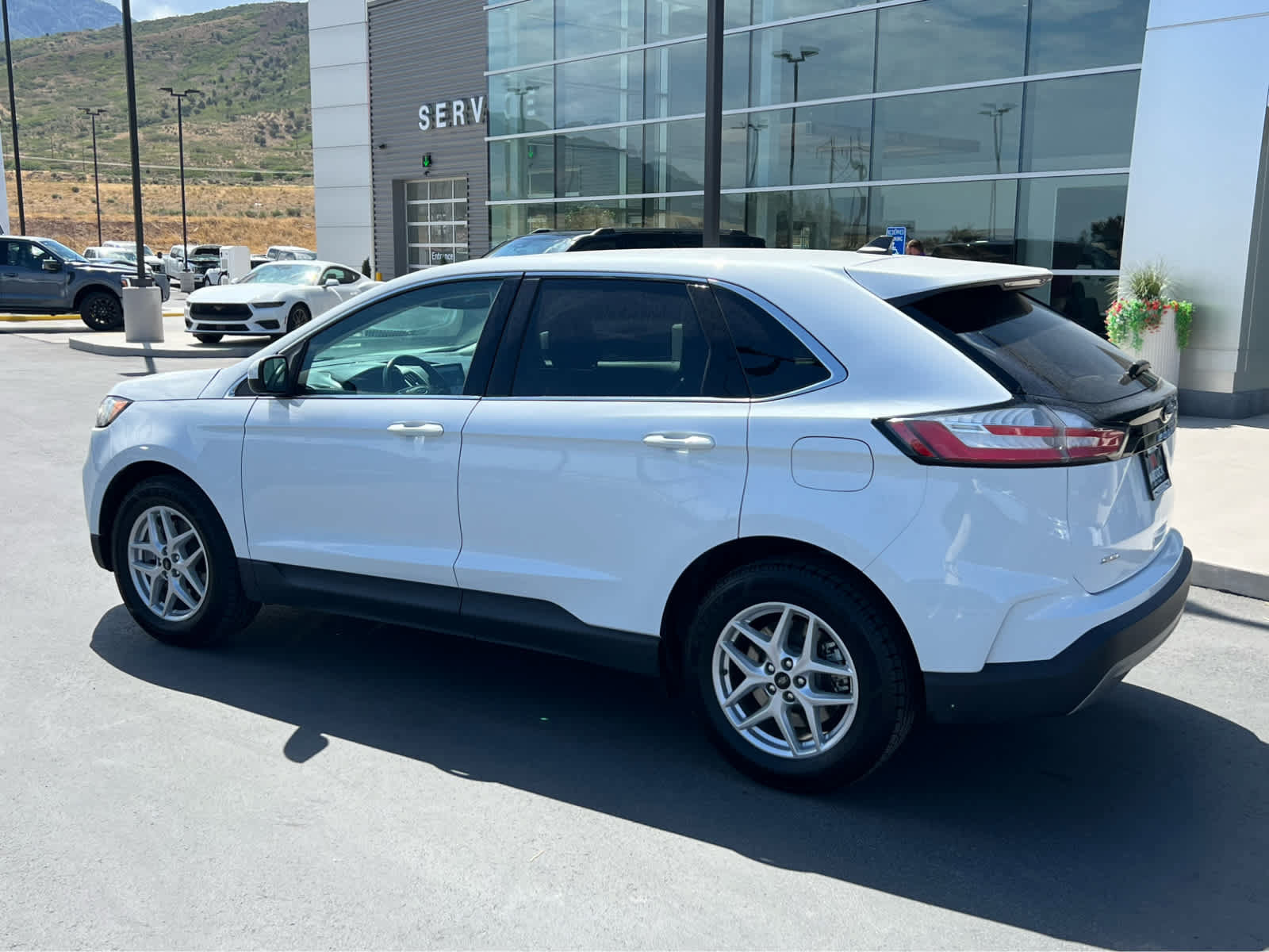 Certified 2024 Ford Edge SEL AWD/4WD image 11