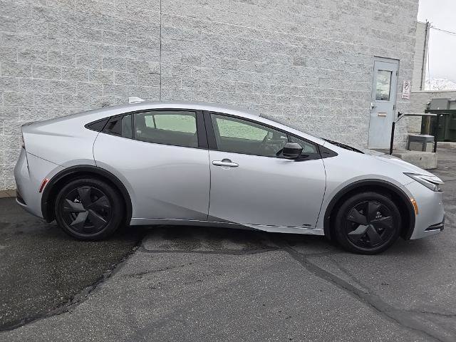Used 2024 Toyota Prius LE image 2