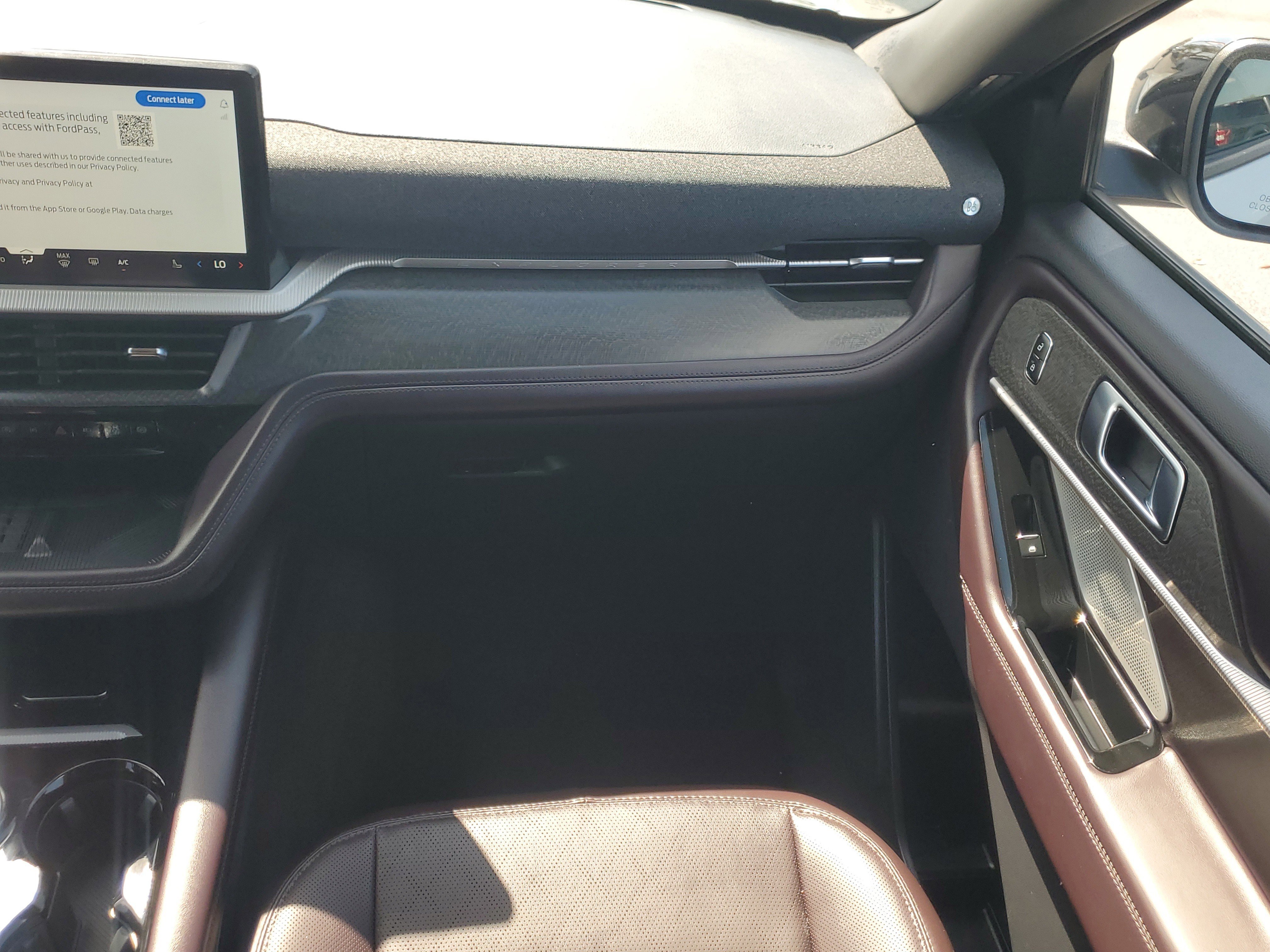 Certified 2025 Ford Explorer Platinum image 18