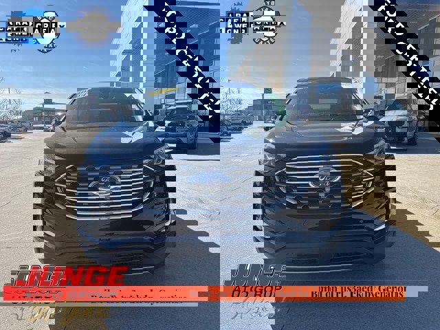 Certified 2024 Ford Edge Titanium w/ Equipment Group 301A image 7