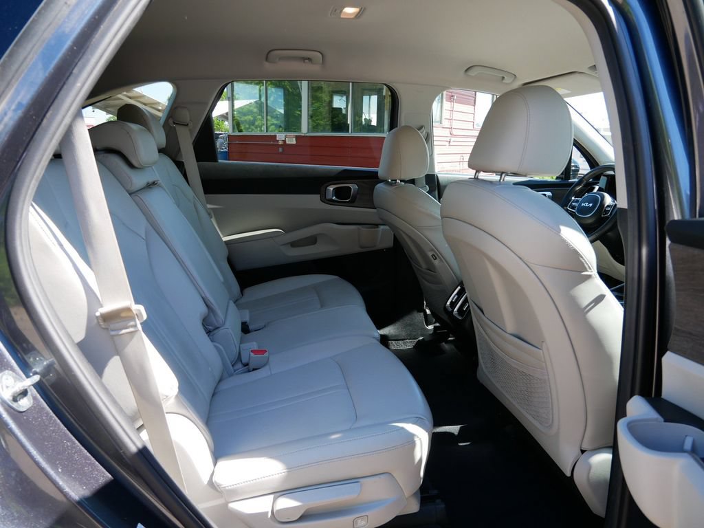 Used 2022 Kia Sorento S AWD/4WD image 9