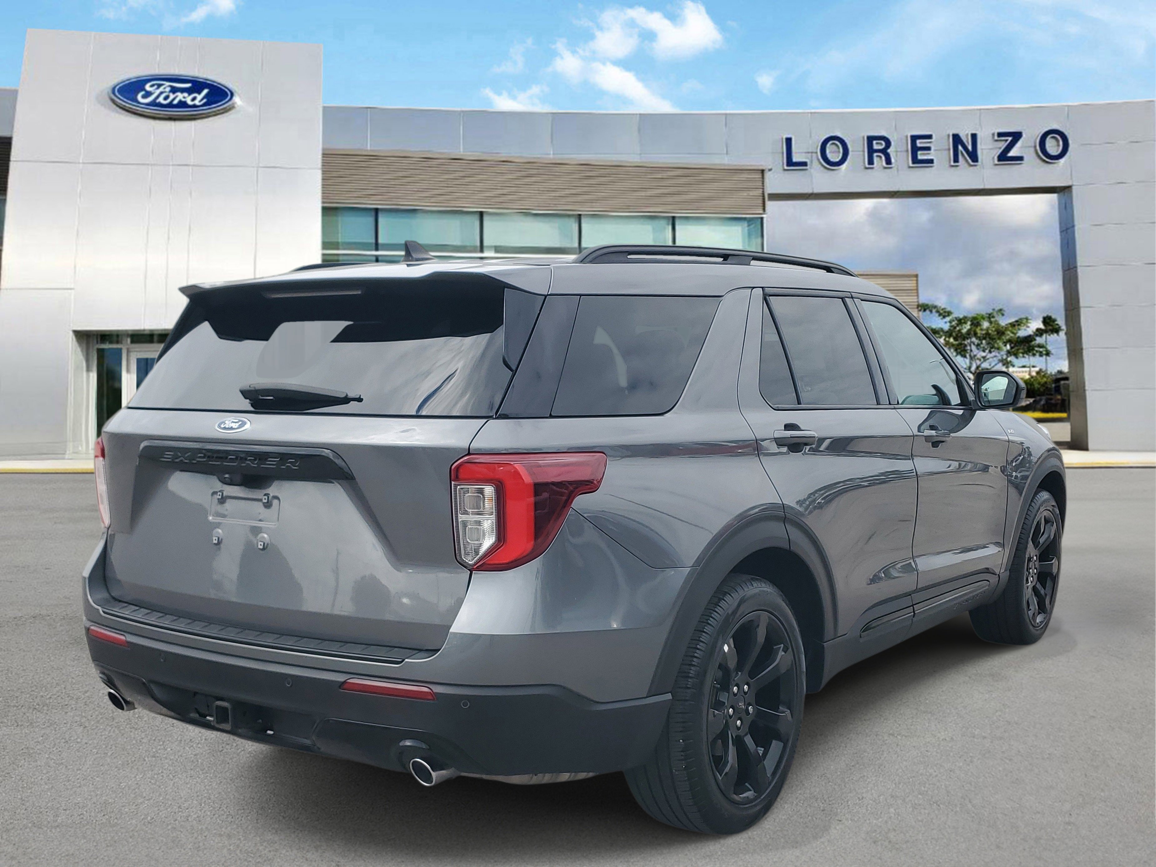 Certified 2023 Ford Explorer ST-Line w/ Class IV Trailer Tow Package image 5