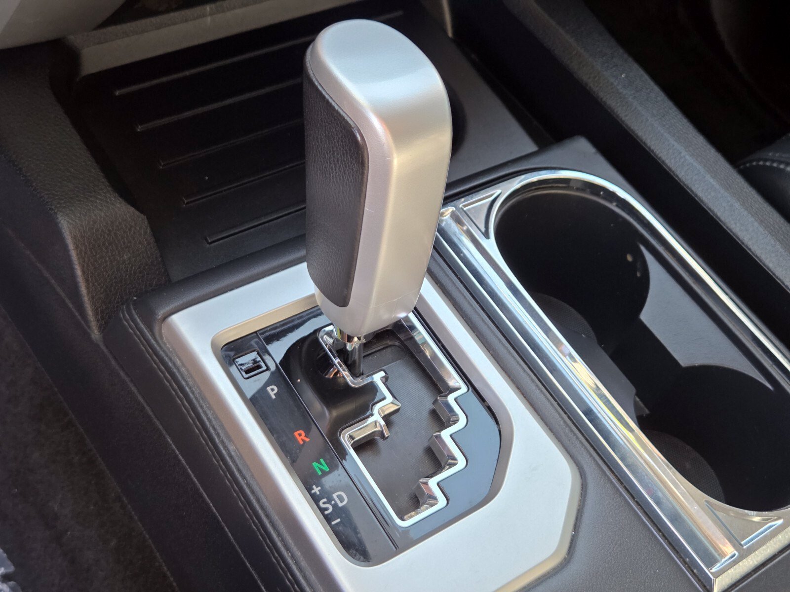 Used 2019 Toyota Tundra Platinum AWD/4WD image 24