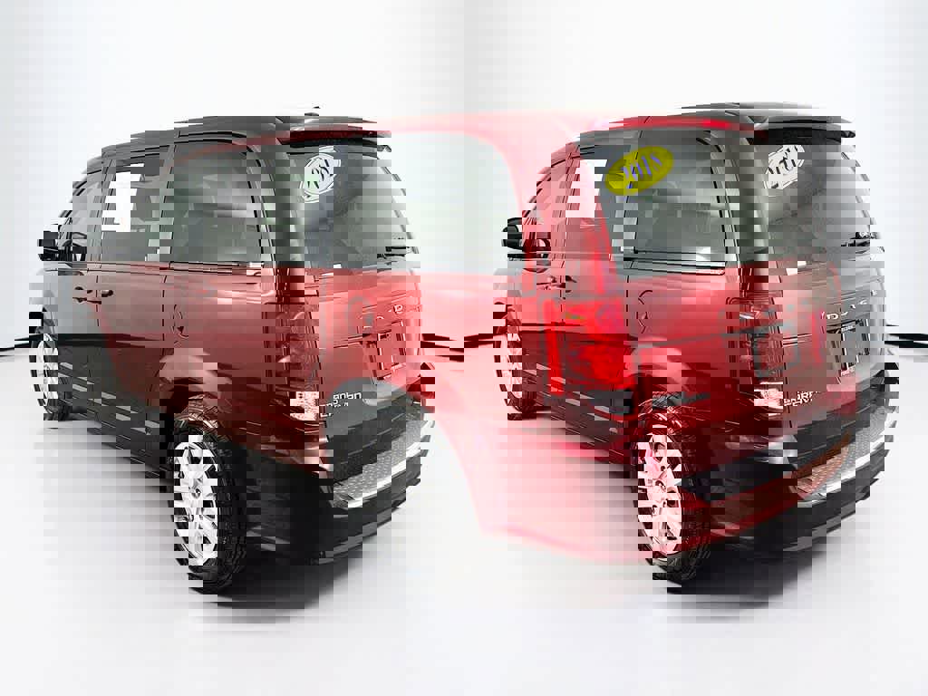 Used 2018 Dodge Grand Caravan SE w/ UConnect Hands-Free Group image 4