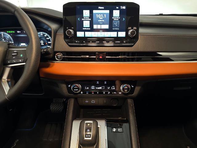 Used 2025 Mitsubishi Outlander 4WD Plug-In Hybrid image 24