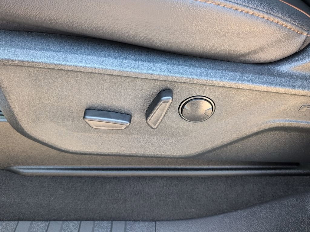 Certified 2025 Ford F250 Lariat w/ Tremor Off-Road Package image 9