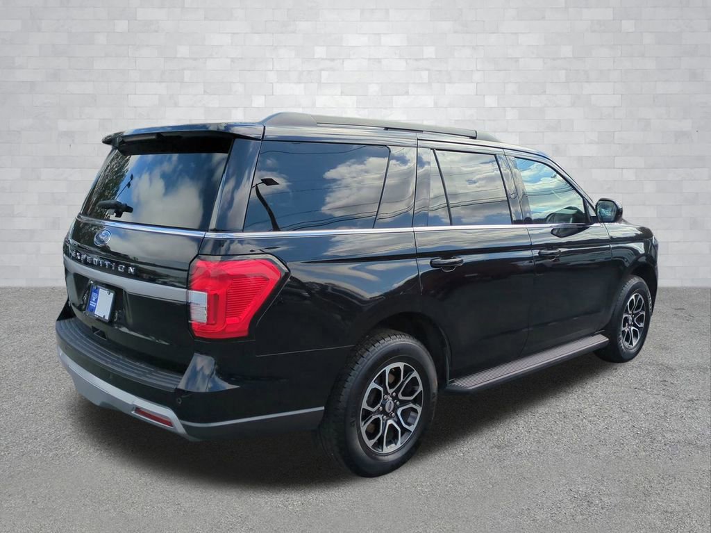 Certified 2024 Ford Expedition XLT image 5