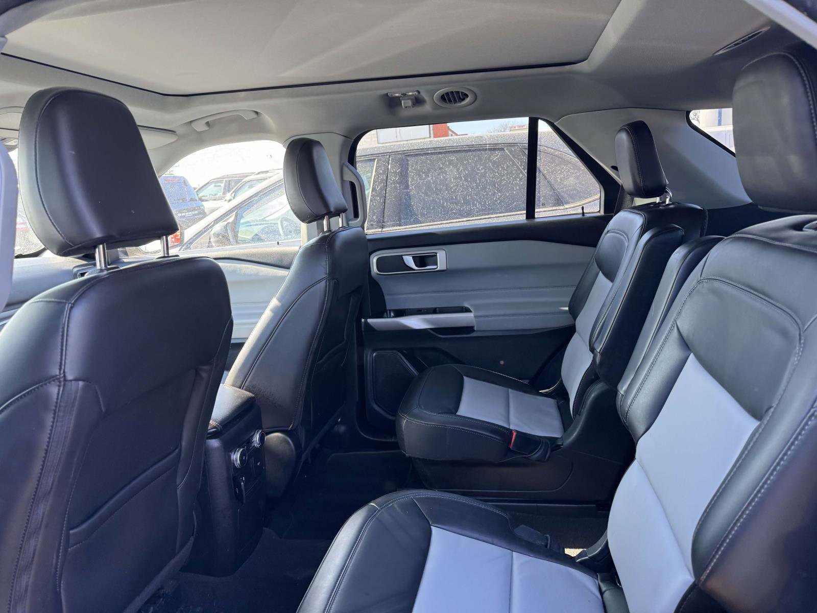 Certified 2022 Ford Explorer XLT w/ Equipment Group 202A image 9