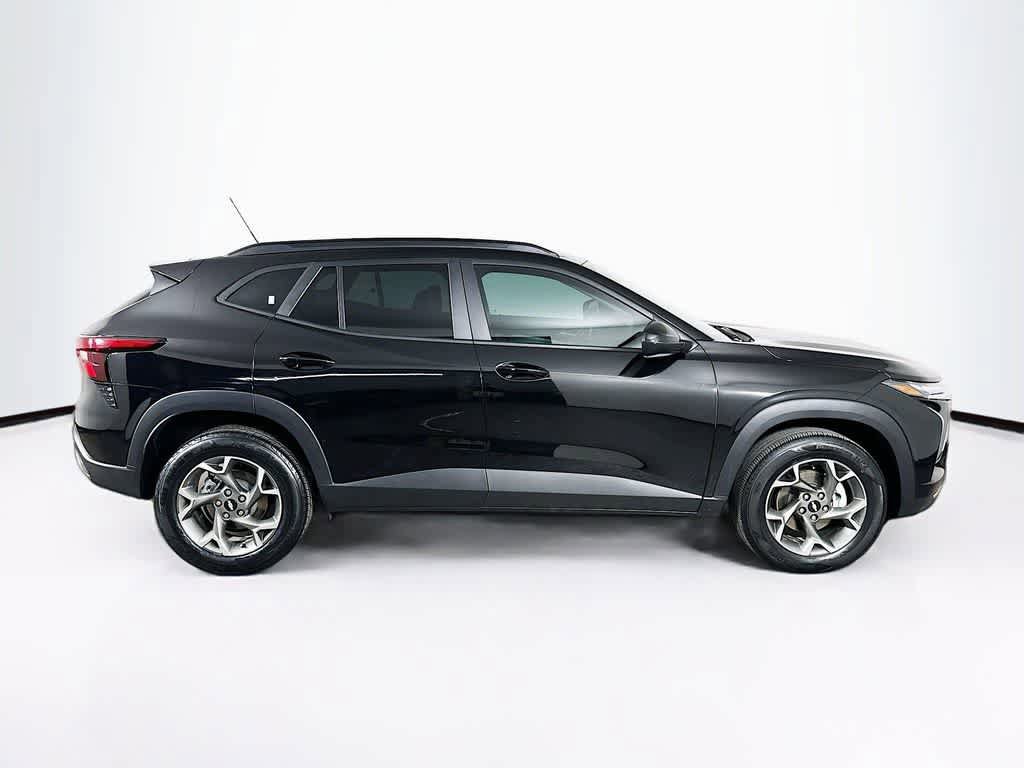 Used 2025 Chevrolet Trax LT w/ LT Convenience Package FWD image 25