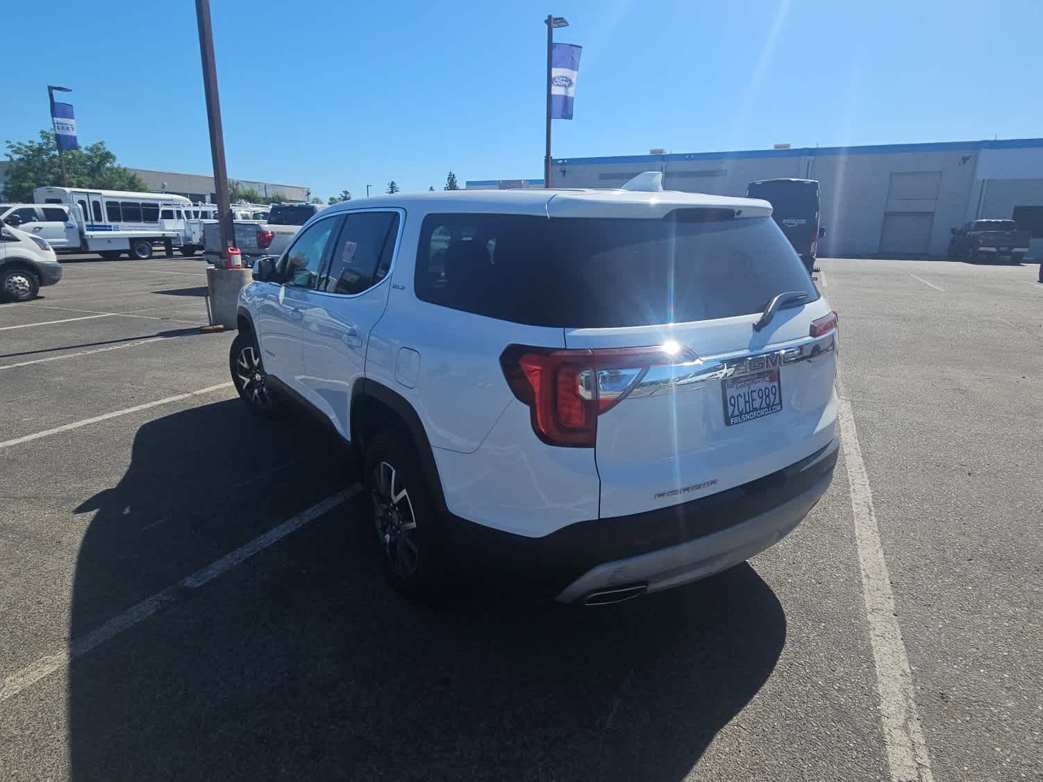 Used 2022 GMC Acadia SLE FWD image 6