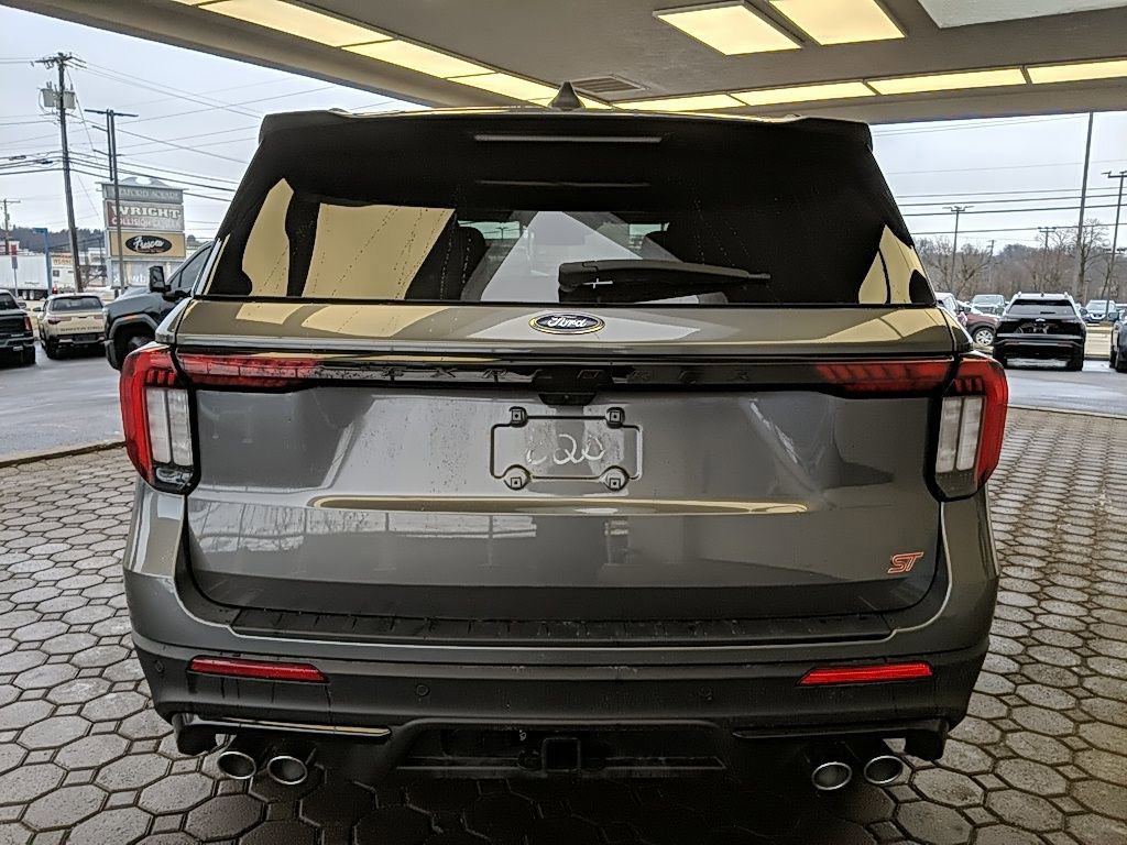Certified 2025 Ford Explorer ST image 4