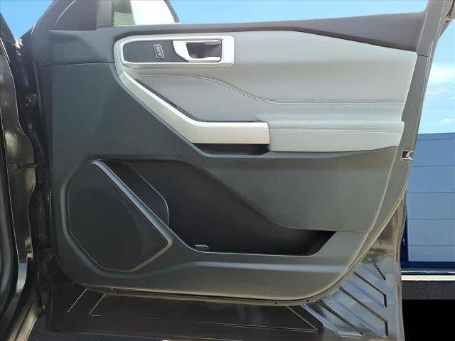 Certified 2022 Ford Explorer XLT w/ Equipment Group 202A image 12