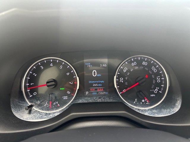 Used 2022 Toyota RAV4 XLE Premium FWD image 16