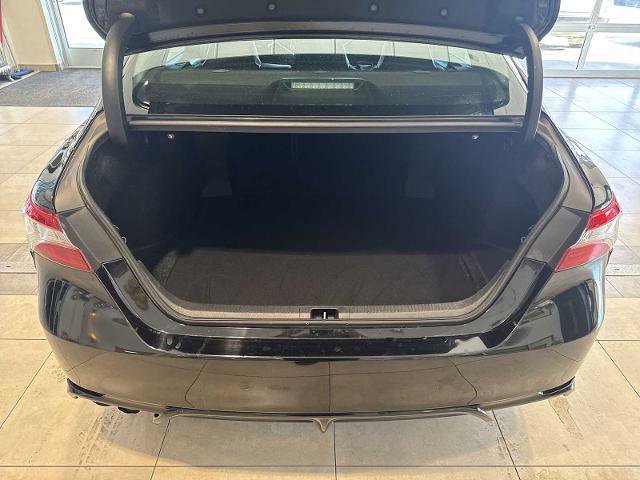 Used 2019 Toyota Camry SE w/ Sunroof Package image 24