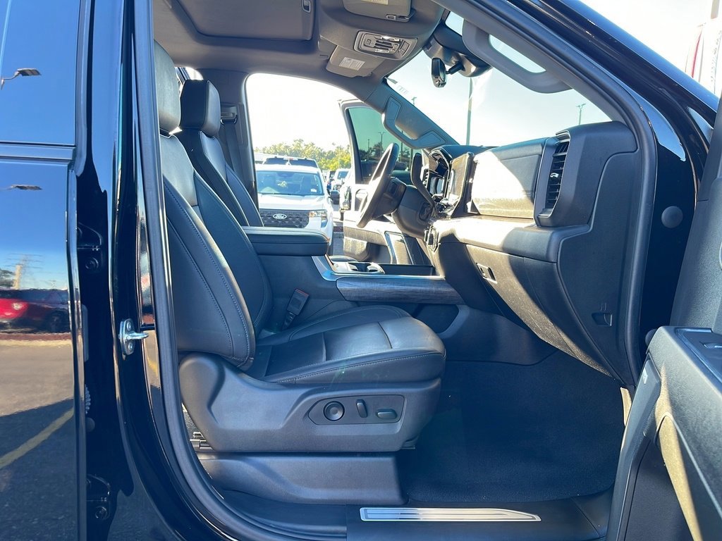 Used 2024 Chevrolet Silverado 2500 LTZ w/ LTZ Plus Package image 16