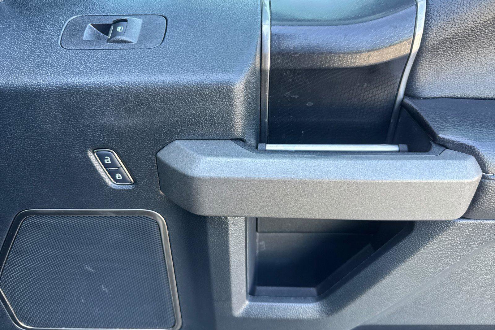 Certified 2017 Ford F150 Raptor w/ Equipment Group 802A Luxury image 11