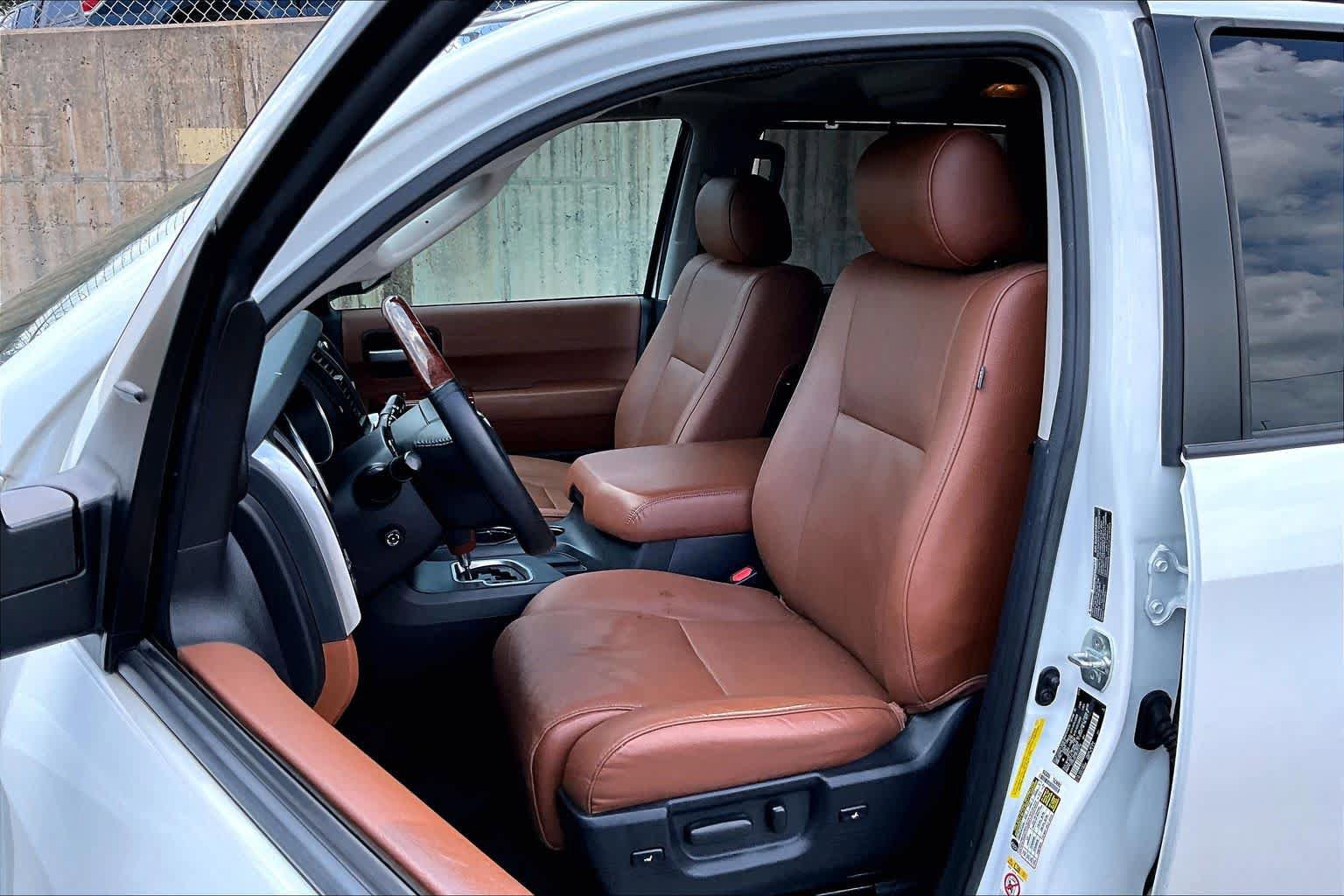 Used 2019 Toyota Sequoia Platinum RWD image 10