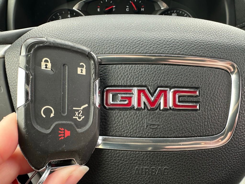 Used 2024 GMC Terrain SLT image 50