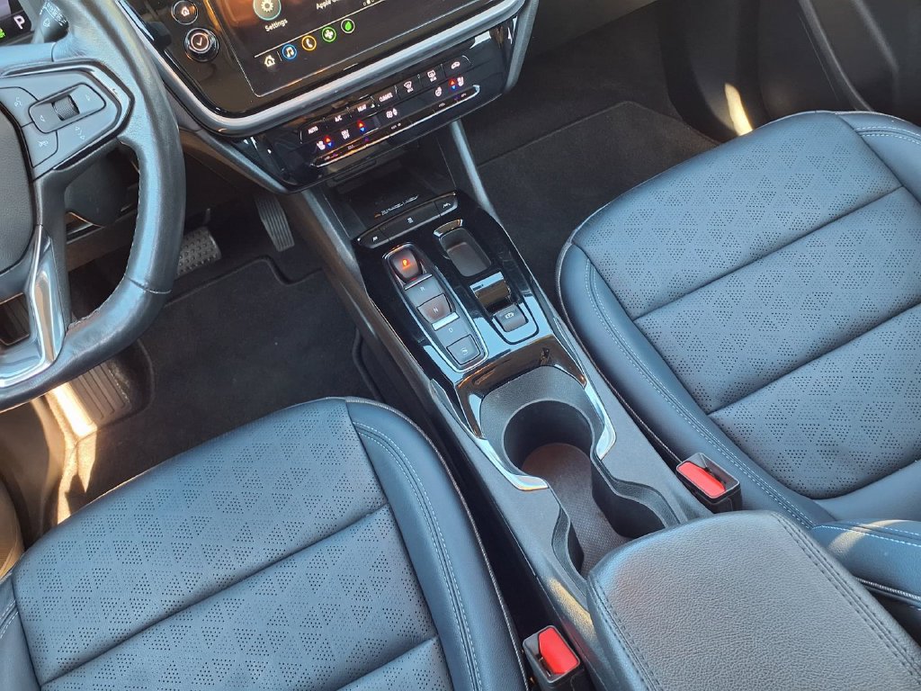 Used 2023 Chevrolet Bolt EUV LT w/ Convenience Package FWD image 13