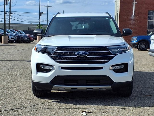 Certified 2024 Ford Explorer XLT w/ Equipment Group 202A AWD/4WD image 27