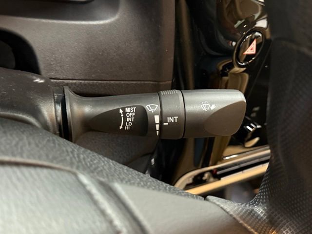 Used 2018 Toyota Corolla LE image 18