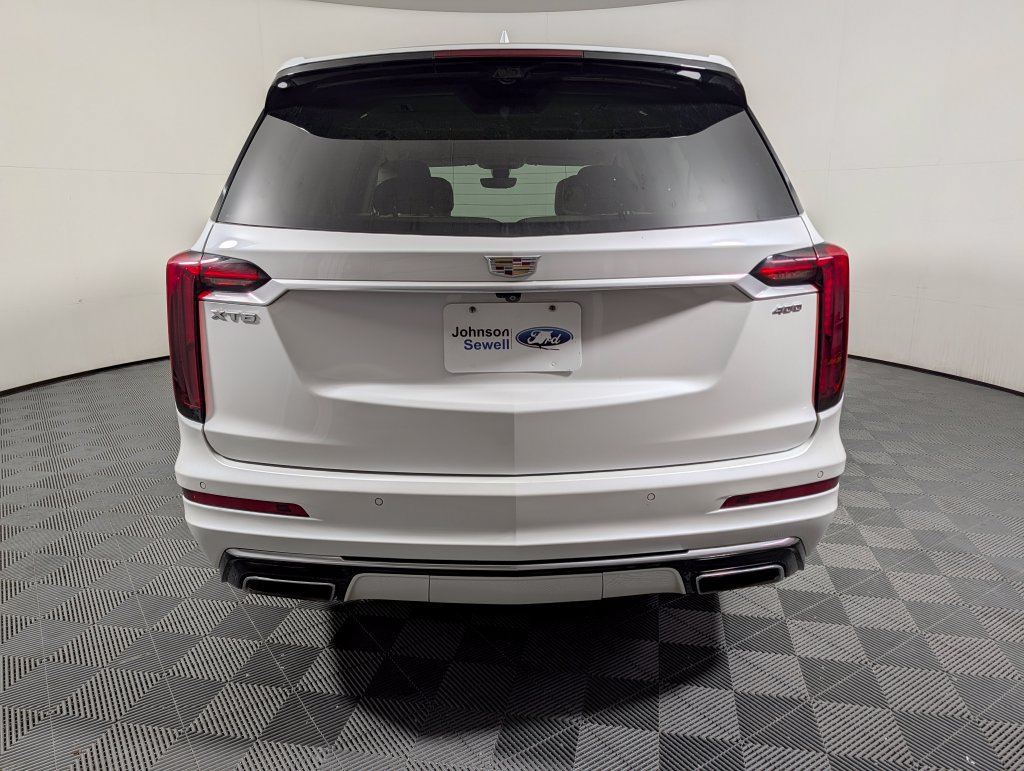Used 2023 Cadillac XT6 Premium Luxury w/ Technology Package FWD image 6