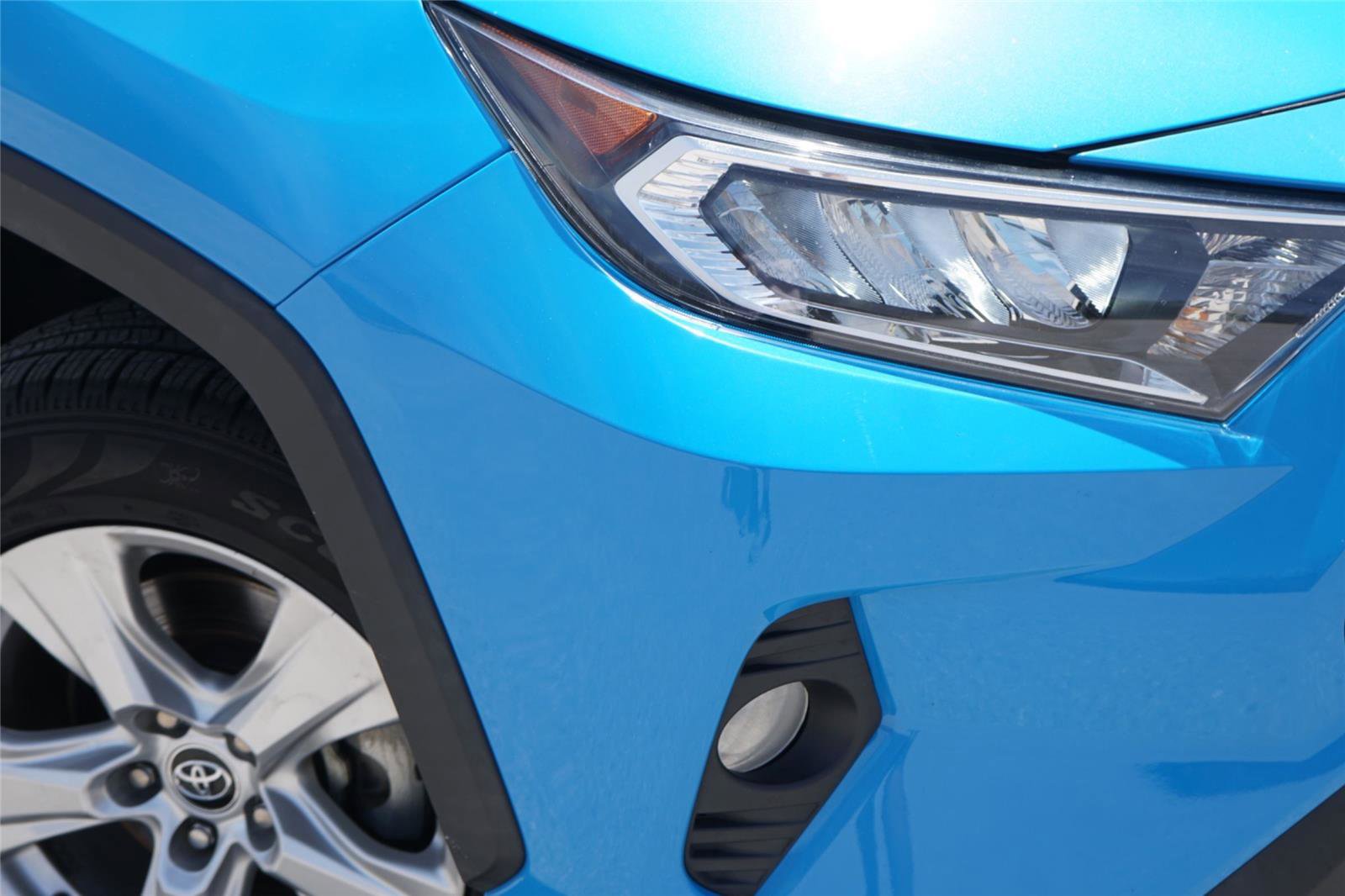 Used 2020 Toyota RAV4 XLE FWD image 3