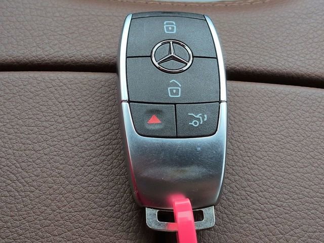 Used 2025 Mercedes-Benz GLE 450e 4MATIC image 38