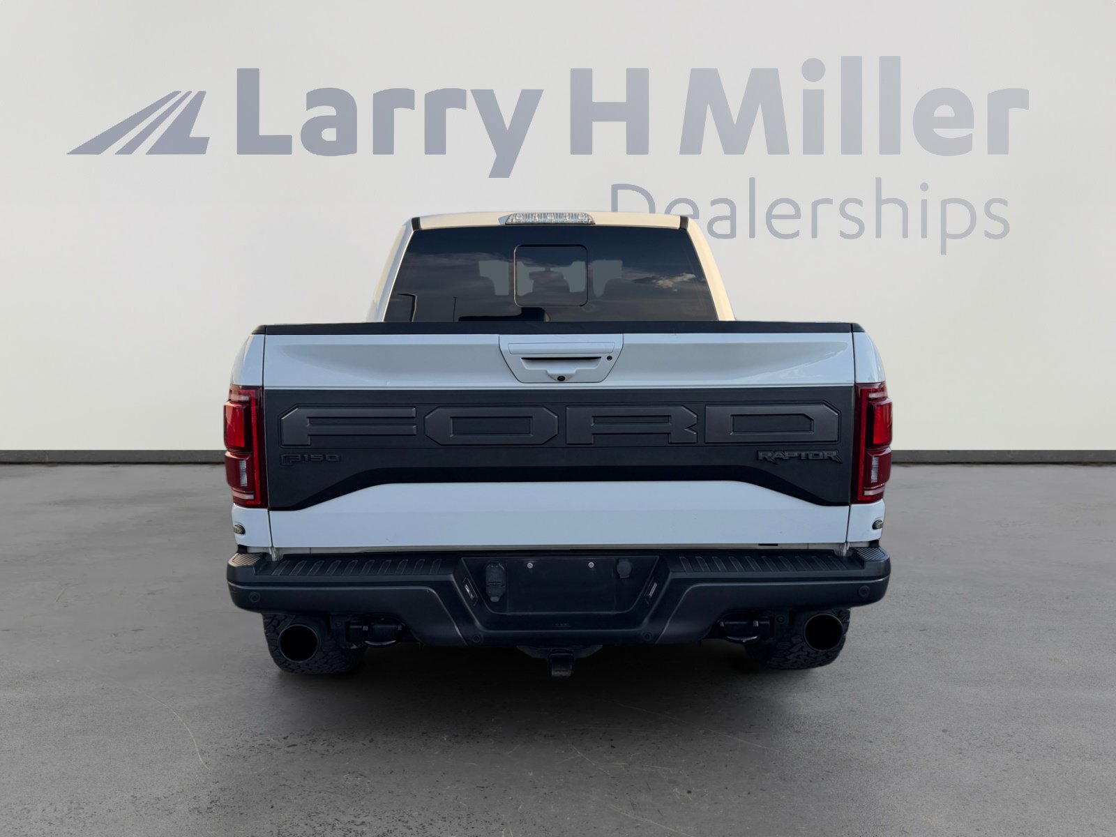Certified 2019 Ford F150 Raptor w/ Equipment Group 802A Luxury AWD/4WD image 4