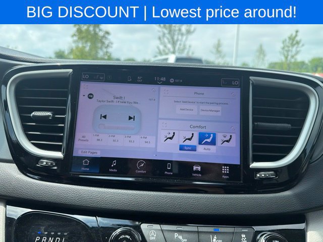 Used 2023 Chrysler Pacifica Touring-L FWD image 30