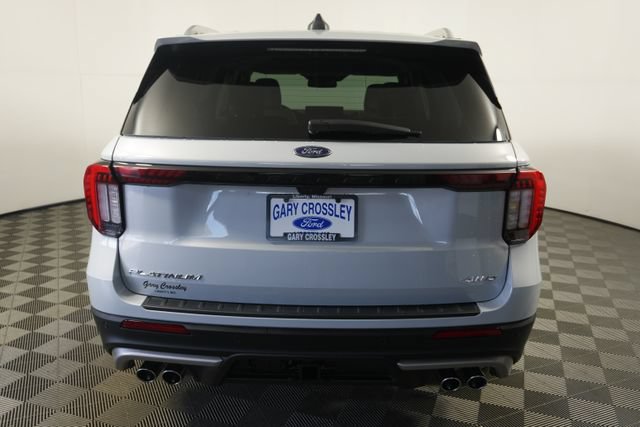 Certified 2025 Ford Explorer Platinum w/ Ultimate Package AWD/4WD image 4
